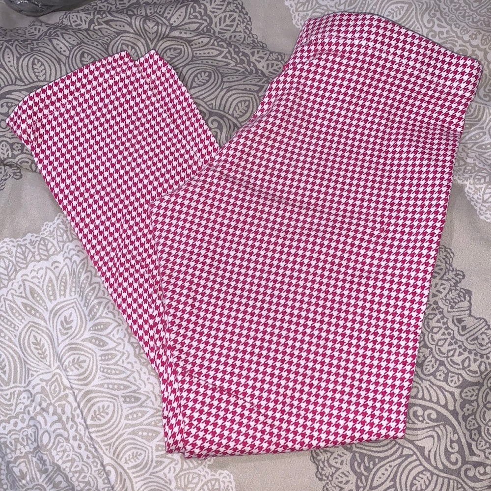Girls Red and White Houndstooth print leggings